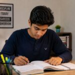 പഠിക്കുമ്പോൾ ശ്രദ്ധ Distract ആകുന്നോ? ഈ 7 Tricks Try ചെയ്യൂ